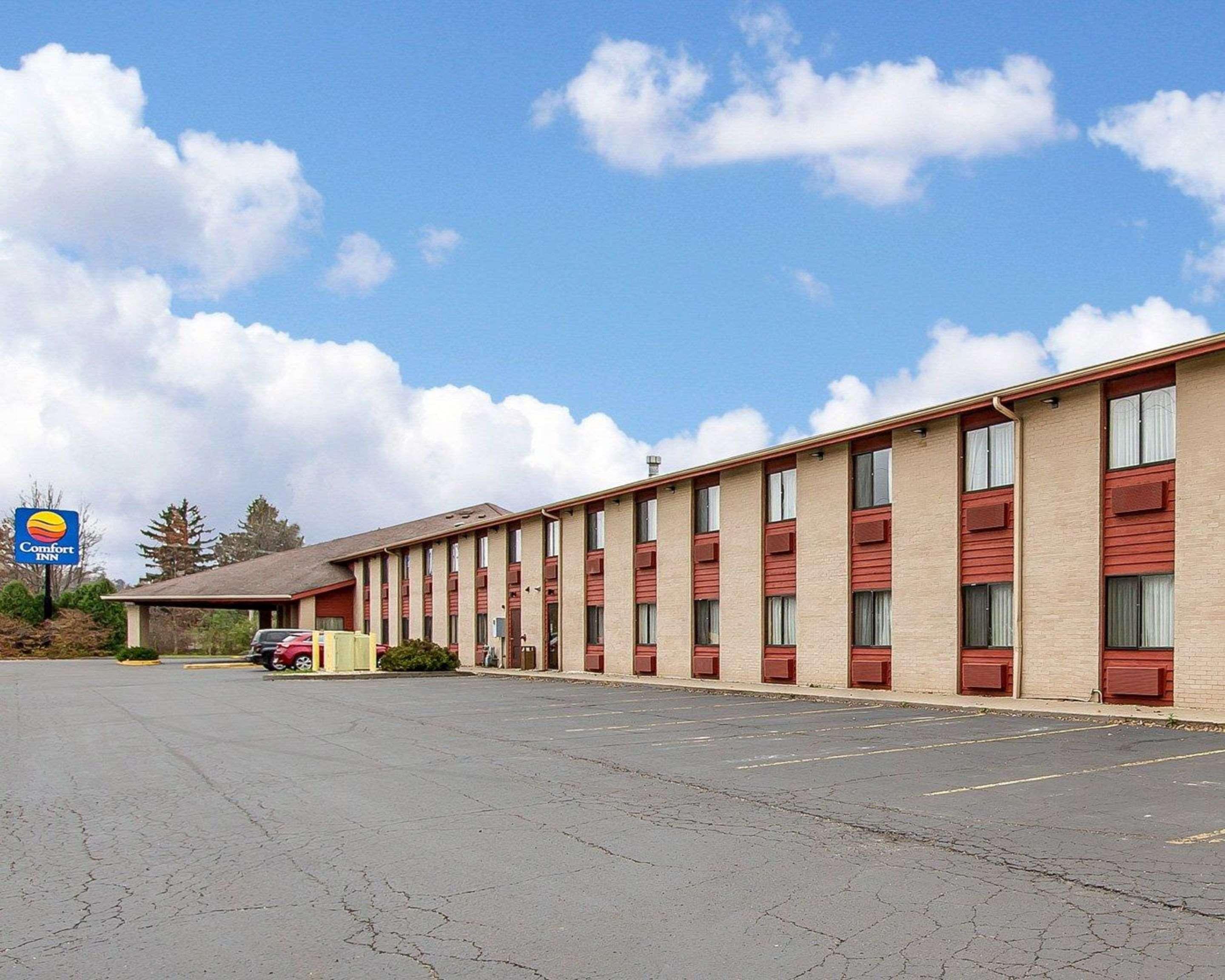 Quality Inn Macomb Near University Area Exterior photo